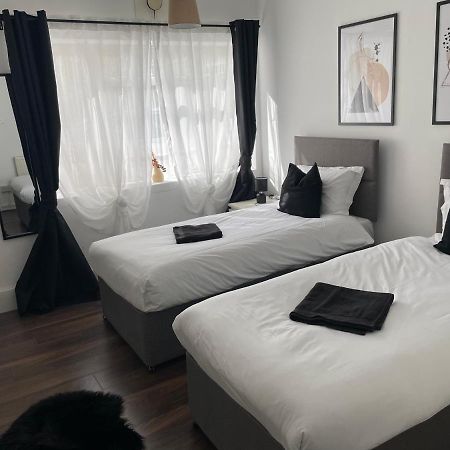 Lovely 2Bedroom 4Mins From Wimbledon Station Londyn Zewnętrze zdjęcie