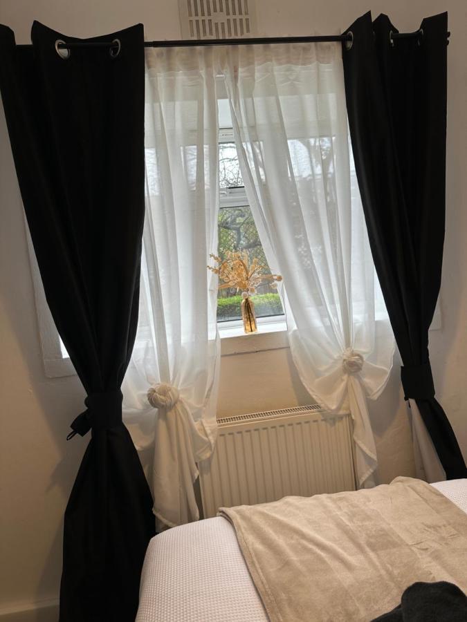 Lovely 2Bedroom 4Mins From Wimbledon Station Londyn Zewnętrze zdjęcie