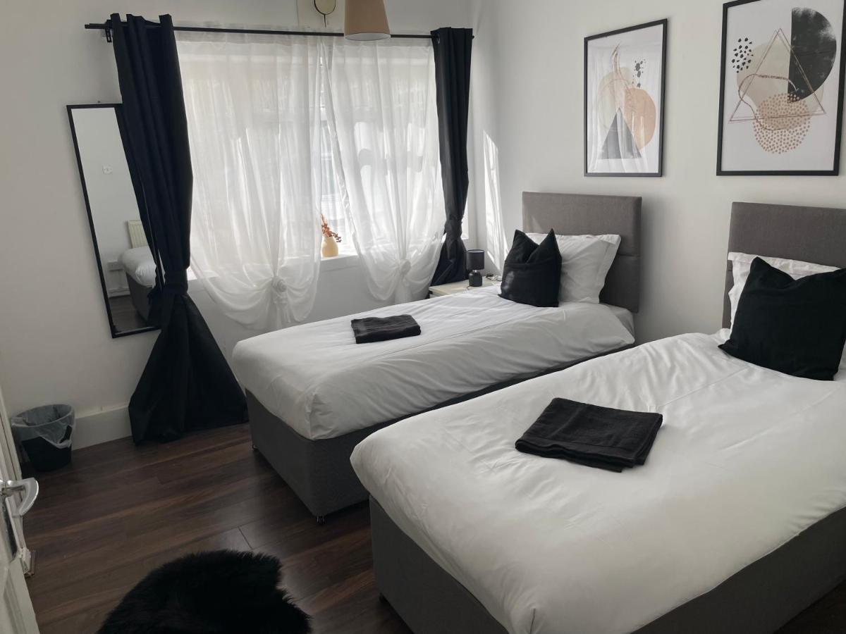 Lovely 2Bedroom 4Mins From Wimbledon Station Londyn Zewnętrze zdjęcie