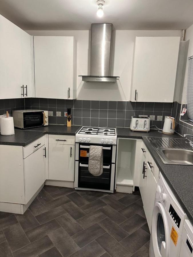 Lovely 2Bedroom 4Mins From Wimbledon Station Londyn Zewnętrze zdjęcie